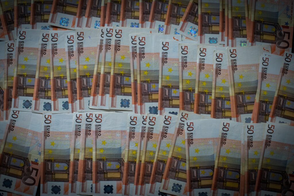 picture of paper Euros